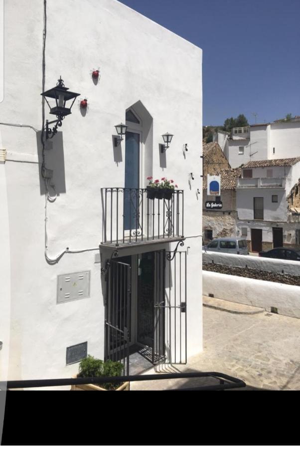 Апартаменты El Nido De La Galeria Setenil De Las Bodegas Экстерьер фото